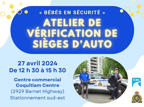 Devant un véhicule de police identifié, un employé de la Ville de Coquitlam et une agente de la GRC tiennent des sièges d’auto.